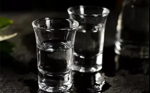 如何鑒評一瓶好的醬香白酒？