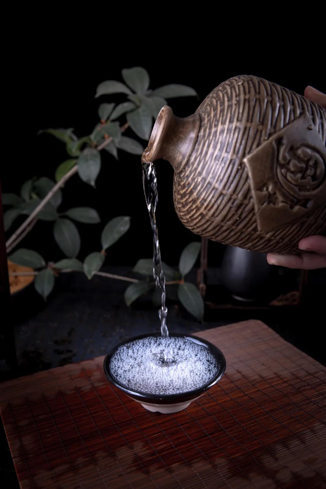 醬香型白酒的口感有哪些特點(diǎn)？