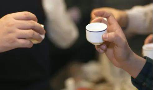 全國(guó)飲酒風(fēng)俗之廣東人，酒桌上的一股“清流”