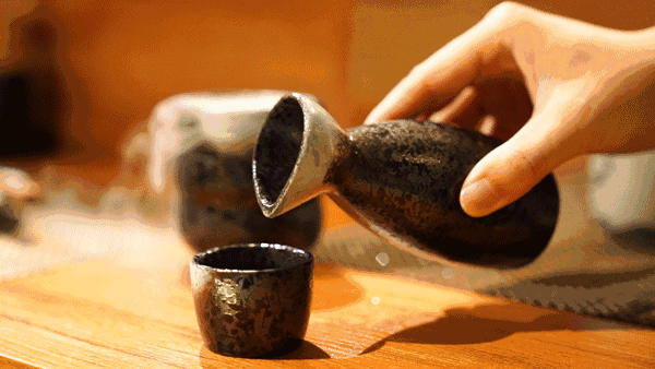 為何大家總是哄搶茅臺酒？