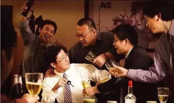 飲用白酒時(shí),怎樣才能夠做到盡量不醉？