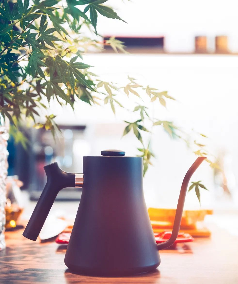 酒桌關(guān)系處理好，人生起飛就更早！