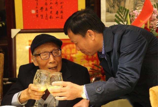 這些祝酒詞，讓你在桌上應(yīng)對(duì)自如