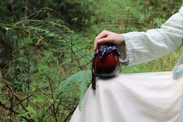 花半開，酒微醺