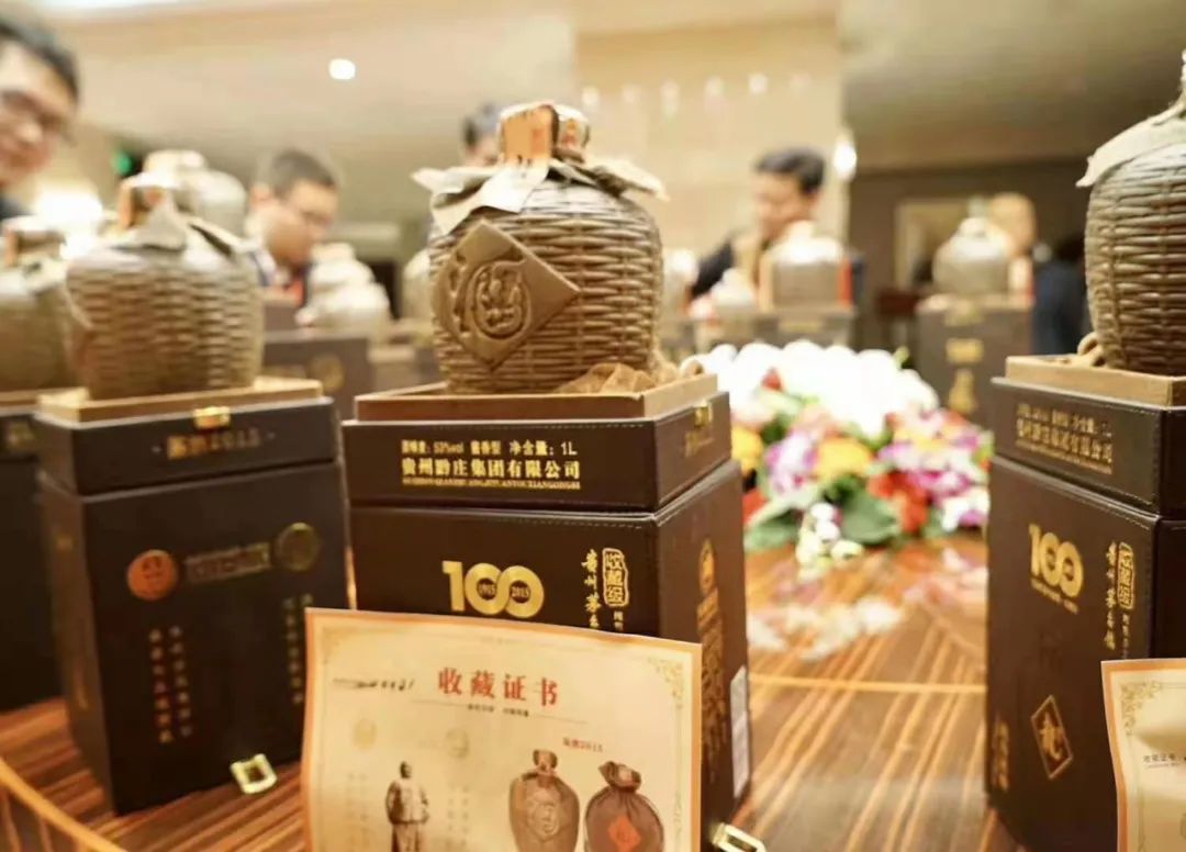 這一屆年輕人的時尚密碼，是白酒？