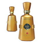 男人的酒杯里，裝的到底是什么？
