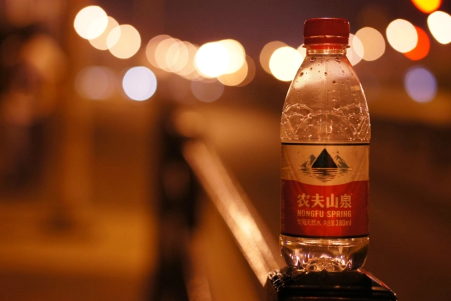 喝醬酒為什么要配礦泉水？
